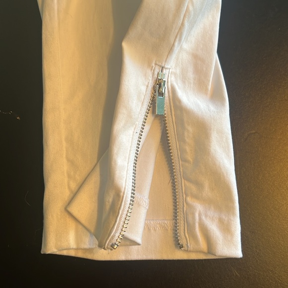 Tribal white stretch “Audrey” capri/zip at knee-hip pockets-NWT - Picture 8 of 16